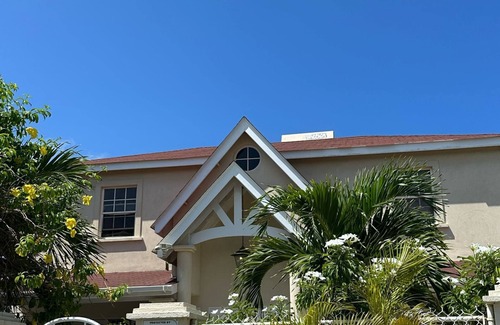 Callendar Casa | 4-bedroom villa in wonderful Oistins with pool
