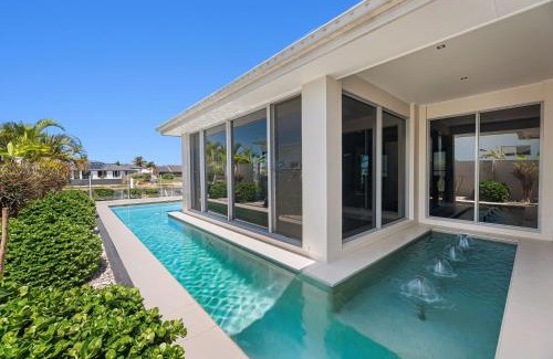 Mooloolaba Casa | 4 bedroom waterfront dream holiday home and small pet friendly