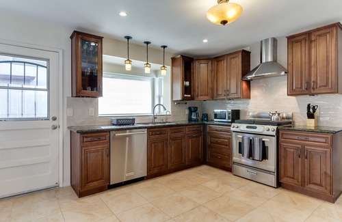 West Hills Casa | 4 Bedroom West Hills Charmer with Pool and Jacuzzi
