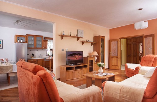 Sveta Nedelja Villa | Mobiliario bonito y moderno, amplio jardín privado, cerca del mar