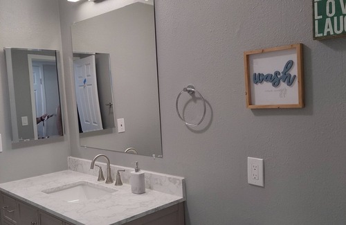 Hermosa Village Casa | 4 Bedrooms, 4 Bathrooms, 1.7 miles away from DisneyLand,
