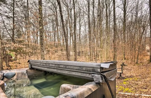 Thornhurst Chalet De Esquí | 4 bedrooms Chalet with hot tub, firepit, kayak in Pocono Lake Resort Community