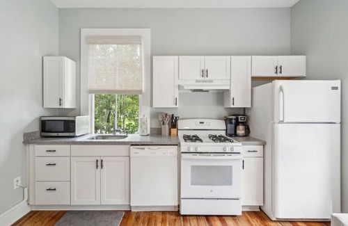 North Charleston Casa | 4 Bedrooms - Close to Downtown and Park Circle!