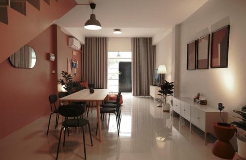 Chiang Rai Apartamento | 4 bedrooms, Private & Cozy house @ Walking Street