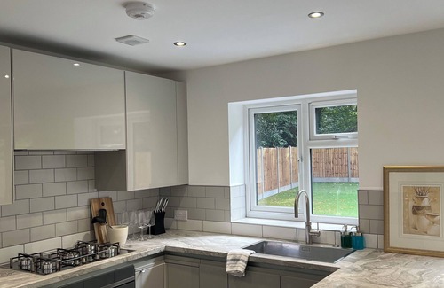 Manton Casa | 4 Beds House Coventry Sleep 7 With 3parking Spaces