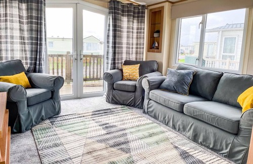 Lowestoft Casa | 4 berth caravan with decking at North Denes in Suffolk ref 40167ND