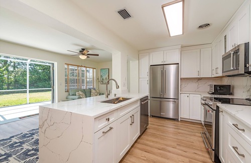 Coquina Sands Casa | 4 blocks to the Lowdermilk beach. Walk to movie theatre, mall and grocery store