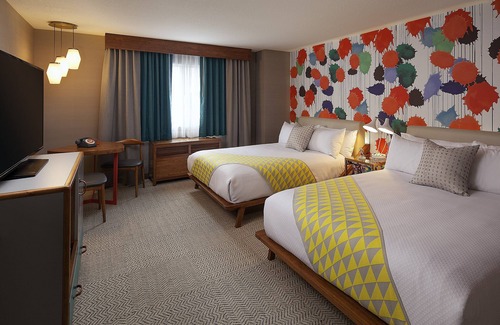 Venice Hotel | 4 Boulevard City View 2 Queens at The Kinney Venice Beach, Onsite Pool!