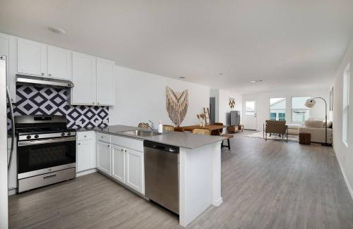 Medina Valley Casa | 4 BR 2 BA Furnished Boho House