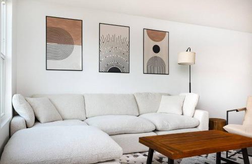 Medina Valley Casa | 4 BR 2 BA Furnished Boho House