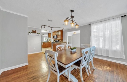 Fort Walton Beach Casa | 4 BR 2 BA + Private Pool + Pickleball Fun