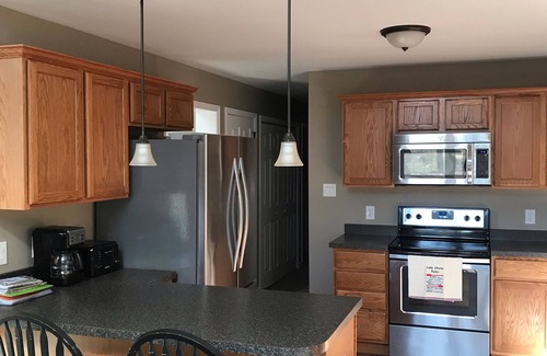 Huntingdon Chalet De Esquí | 4 dormitorios * 2 baños * Capacidad para 12 personas * Raystown Lake * Estacionamiento para botes * ¡45 minutos para PSU!