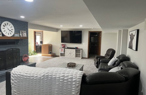 Emporia Casa | 4 BR, 3 full, bath. Lots of Room in Quiet Neighborhood cul-de-sac!