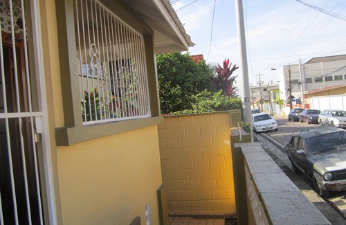 Port of Spain Casa | 4 / br / 3ba Casa privada totalmente amueblada y equipada. Limpio, cómodo, conveniente