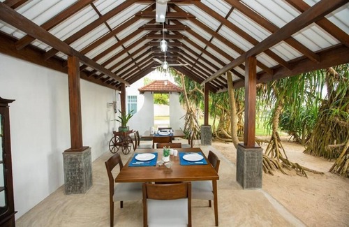 Hikkaduwa Villa | 4 BR Beachfront private villa with pool