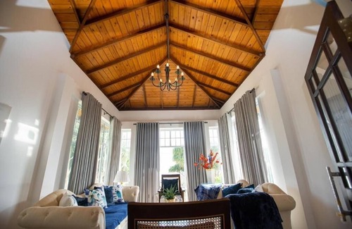 Hikkaduwa Villa | 4 BR Beachfront private villa with pool