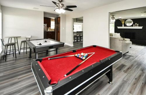 Conroe Casa | 4-BR Family Retreat in Quiet Conroe Neighborhood