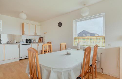 Hoyvik Casa | 4 BR Home in Tórshavn with Balcony and Parking