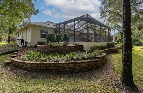 Dunnellon Casa | 4 BR House w/ heat-pump pool!