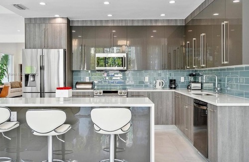Eastern Shores Casa | 4 BR Modern Villa on the water!