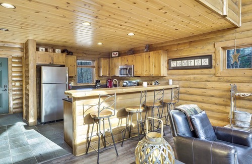Boyne City Cabina | 4BR Mountain Cabin - Skiers Paradise, Slope Side, capacidad para 14