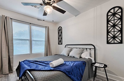 Denison Casa | 4 BR Renovated House w/Foosball & Backyard