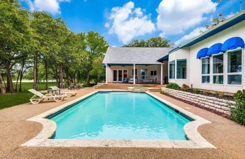 Lakewood Village Casa | 4-BR Waterfront - Pool Kayak Paddleboard & More