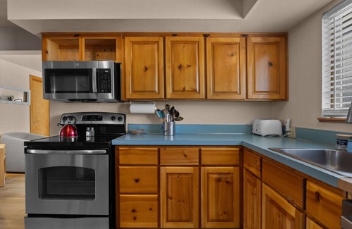 Downtown Cannon Beach Apartamento | 4 Buccaneer Bay: Charming Bungalow | Walk to Beach | Dog-Friendly