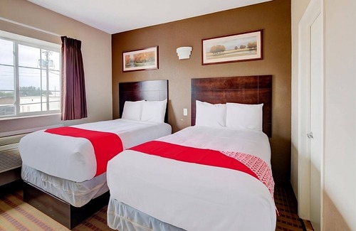 Dilley Casa | 4 Budget-Friendly Units! Short Drive to Fireman’s Park, Free Breakfast!