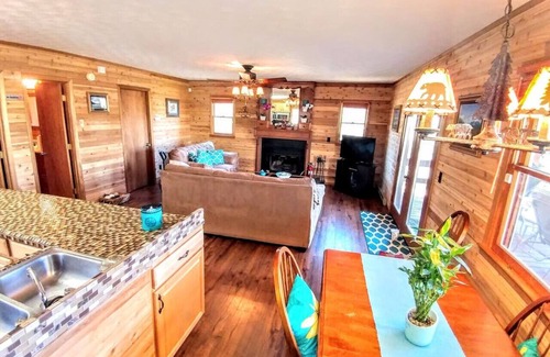 Whittier Cabina | 4 Cabins/Mountain Views /Jacuzzi/Wi-Fi/Large Groups
