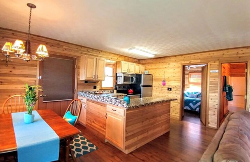Whittier Cabina | 4 Cabins/Mountain Views /Jacuzzi/Wi-Fi/Large Groups
