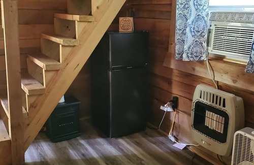 Saint Helens Cabina | #4, Charming 2-bedroom cabin in superb Beattyville with AC