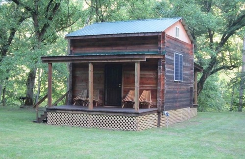 Saint Helens Cabina | #4, Charming 2-bedroom cabin in superb Beattyville with AC