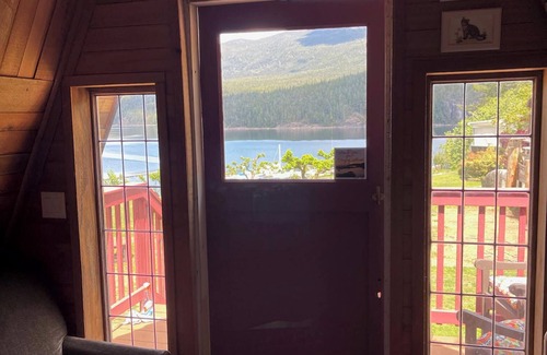 Lund Cabina | 4 Coastal Cabins & 2 bedroom suite for exploring the Sunshine Coast of BC