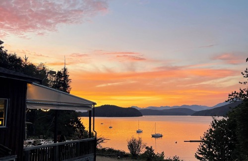 Lund Cabina | 4 Coastal Cabins & 2 bedroom suite for exploring the Sunshine Coast of BC