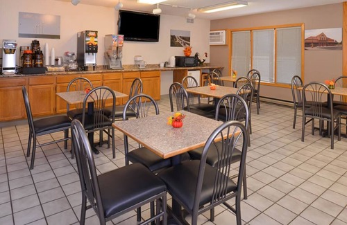 Atlantic Hotel | 4 Comfortable Rooms w/ Kitchenette and BBQ Grill, Perfect for Business Travelers