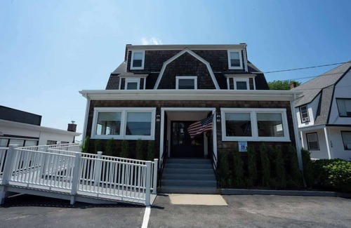 Middletown Casa | #4 | Comfy Room w/Queen-bed