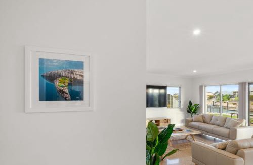 Exmouth Casa | 4 Corella Court - Pool and Jetty 12m max