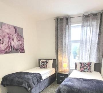 Accrington Apartamento | 4 Double Bedroom House in Accrington sleeps 6