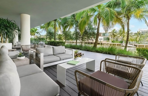 Bay Harbor Islands Apartamento | 4 Double Queen Rooms at The Altair Hotel Bay Harbor Miami, Pets Are Welcome!