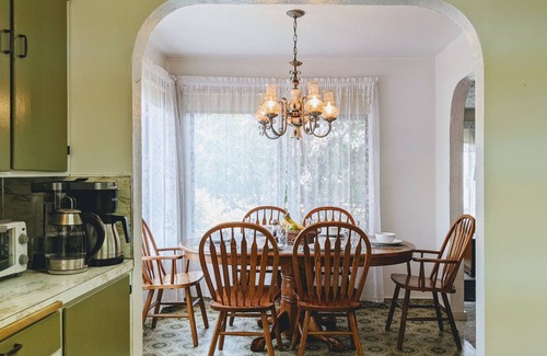 Mount Shasta Casa | 4 Elements House- Walk2Town.PetsOK.NOCleanFEE!