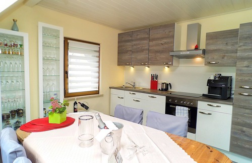 Historic Downtown Apartamento | 4 **** Exclusivo apartamento de la habitación Mosel totalmente equipado con vista al castillo y balcón.