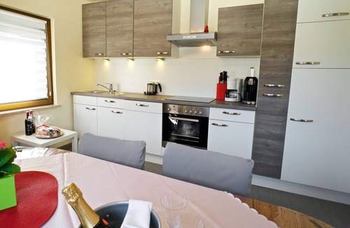 Historic Downtown Apartamento | 4 **** Exclusivo apartamento de la habitación Mosel totalmente equipado con vista al castillo y balcón.