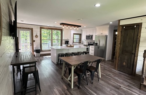 Crane Hill Casa | 4 Free Kayaks -Year Round Deep Water by Trident Marina