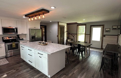 Crane Hill Casa | 4 Free Kayaks -Year Round Deep Water by Trident Marina