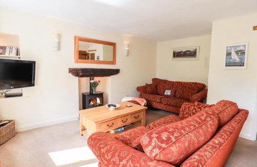 Burton Casa | 4 Greencross Cottages