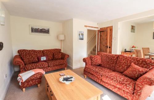 Burton Casa | 4 Greencross Cottages