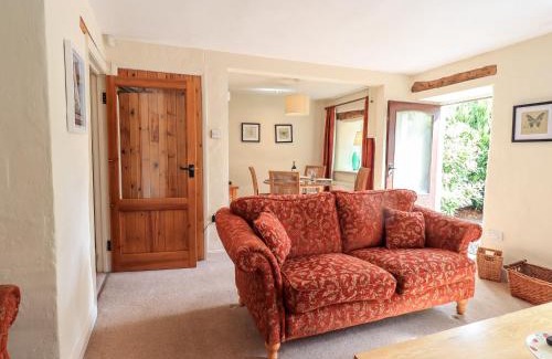Burton Casa | 4 Greencross Cottages