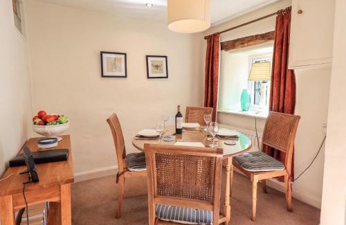 Burton Casa | 4 Greencross Cottages