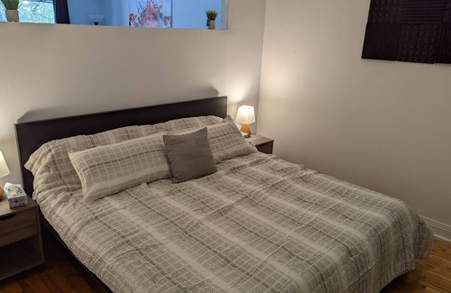 Francois-Perrault Apartamento | 4 Guest Apartment with King Bed near Saint-Michel